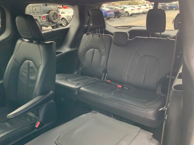 Used 2021 Chrysler Pacifica Touring-L w/ Uconnect Theater Family Group image 20
