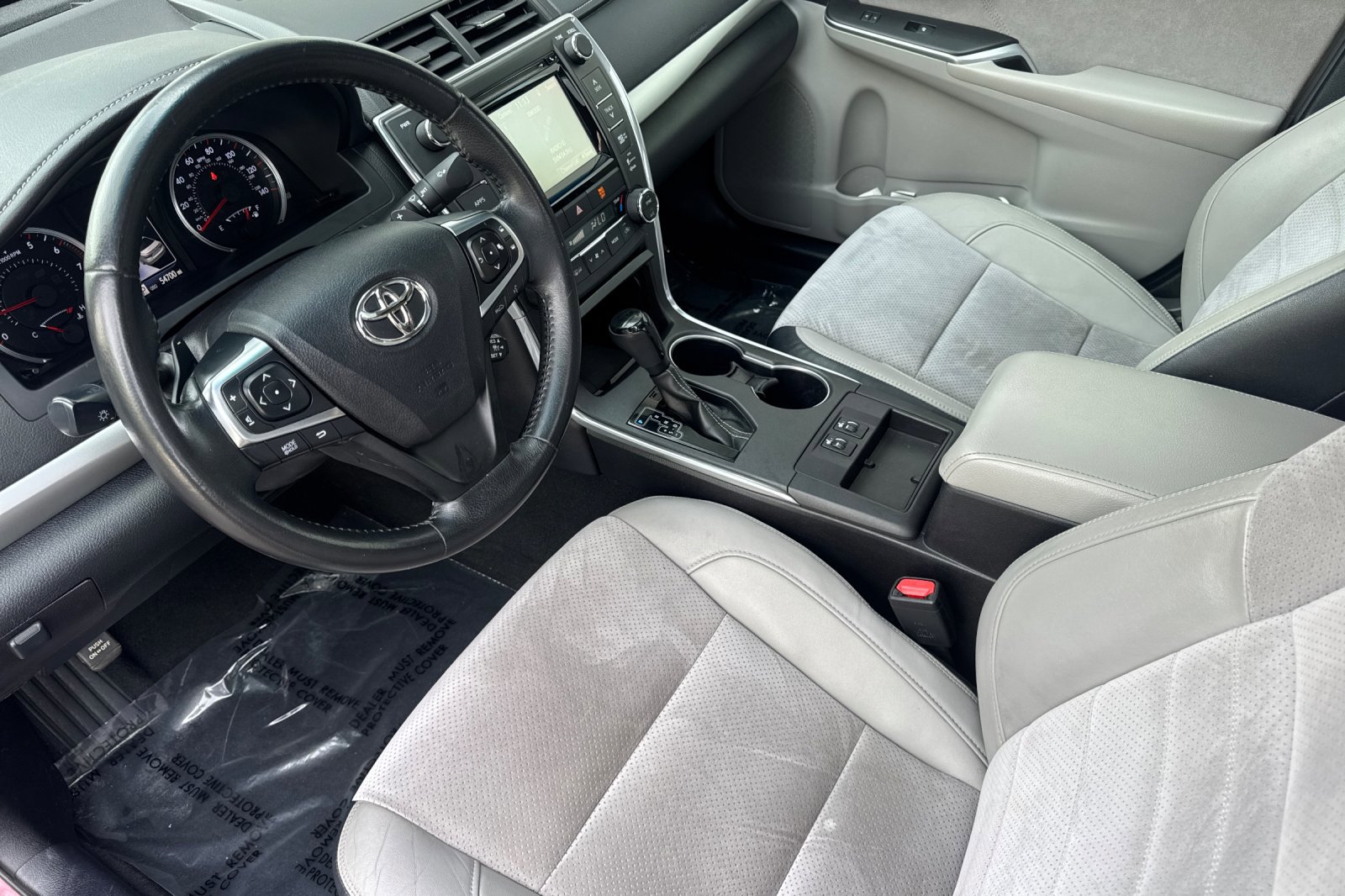 Used 2015 Toyota Camry XSE w/ Advanced Technology Package FWD image 4