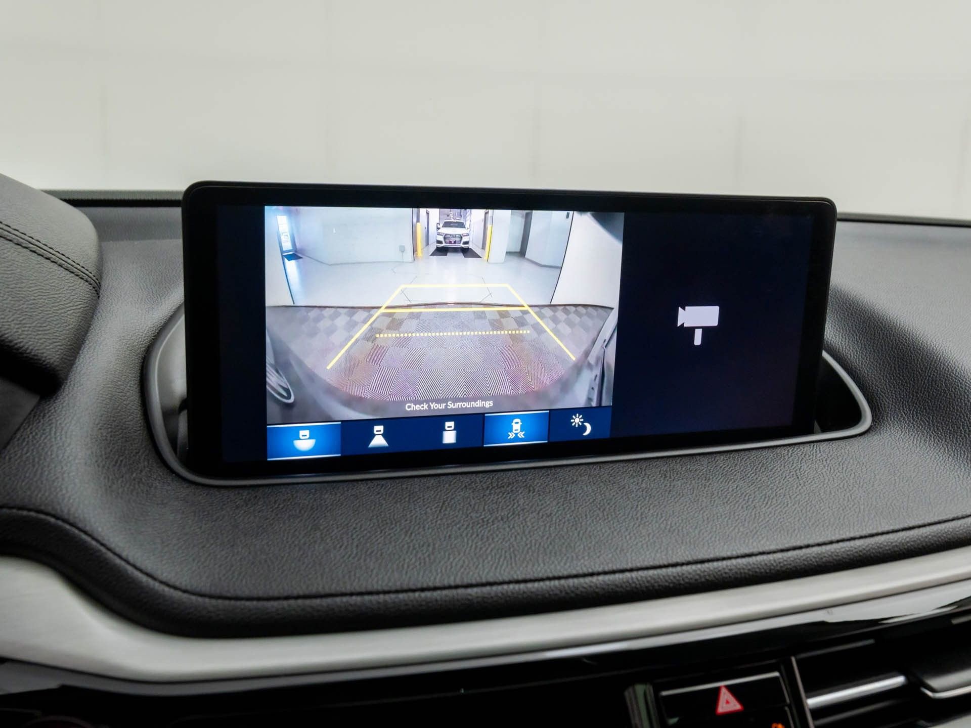 Used 2023 Acura MDX SH-AWD image 32