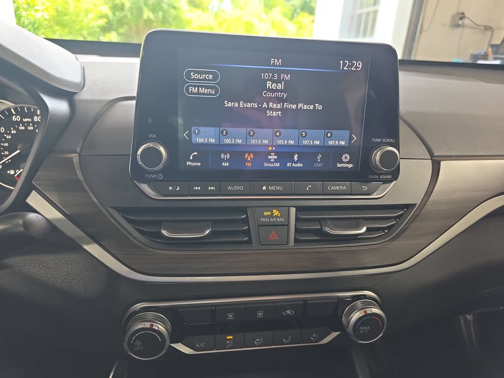 Used 2024 Nissan Altima 2.5 SV FWD image 20