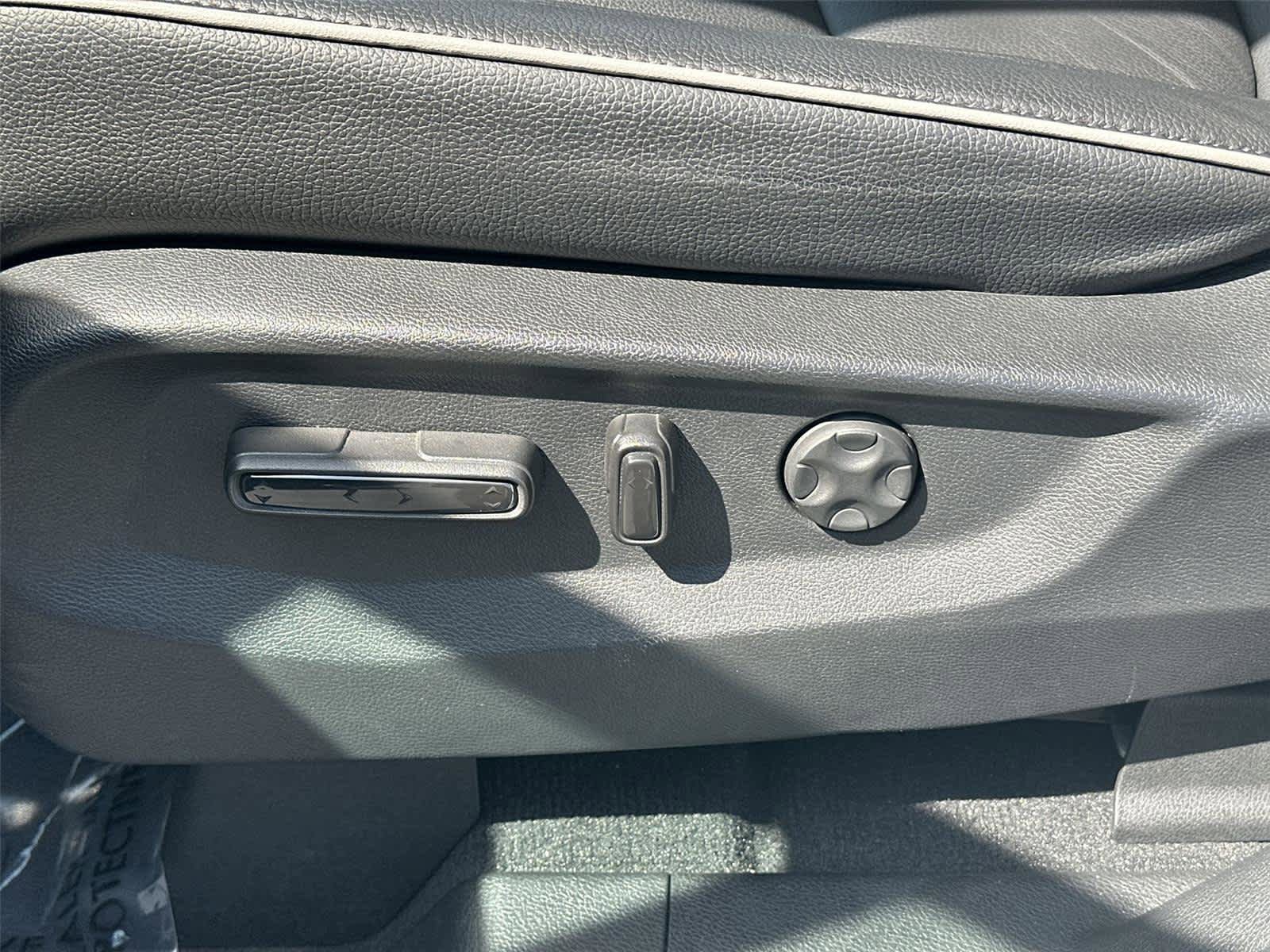 Used 2025 Honda Odyssey Touring image 24