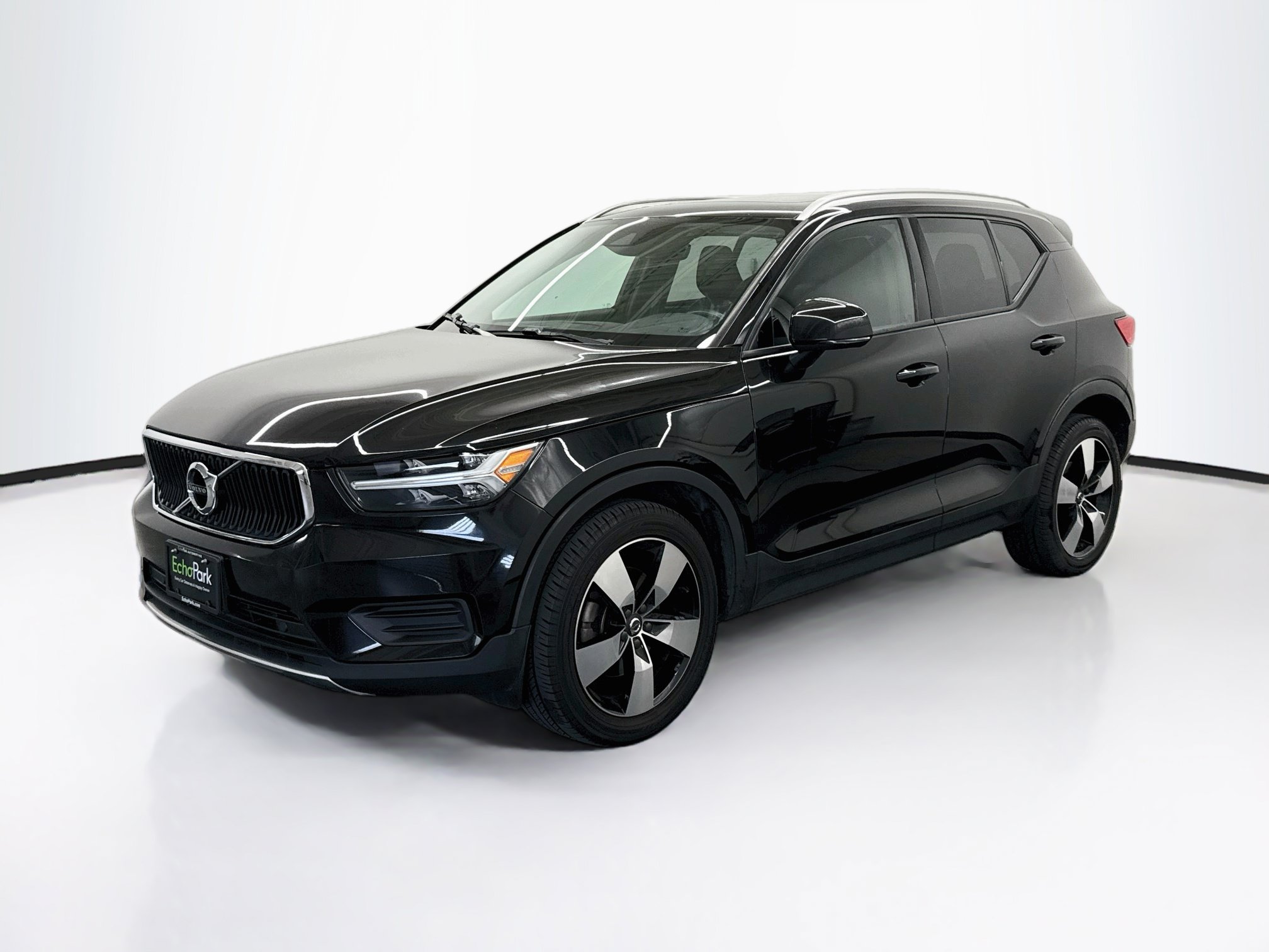 Used 2022 Volvo XC40 T5 Momentum AWD/4WD image 3