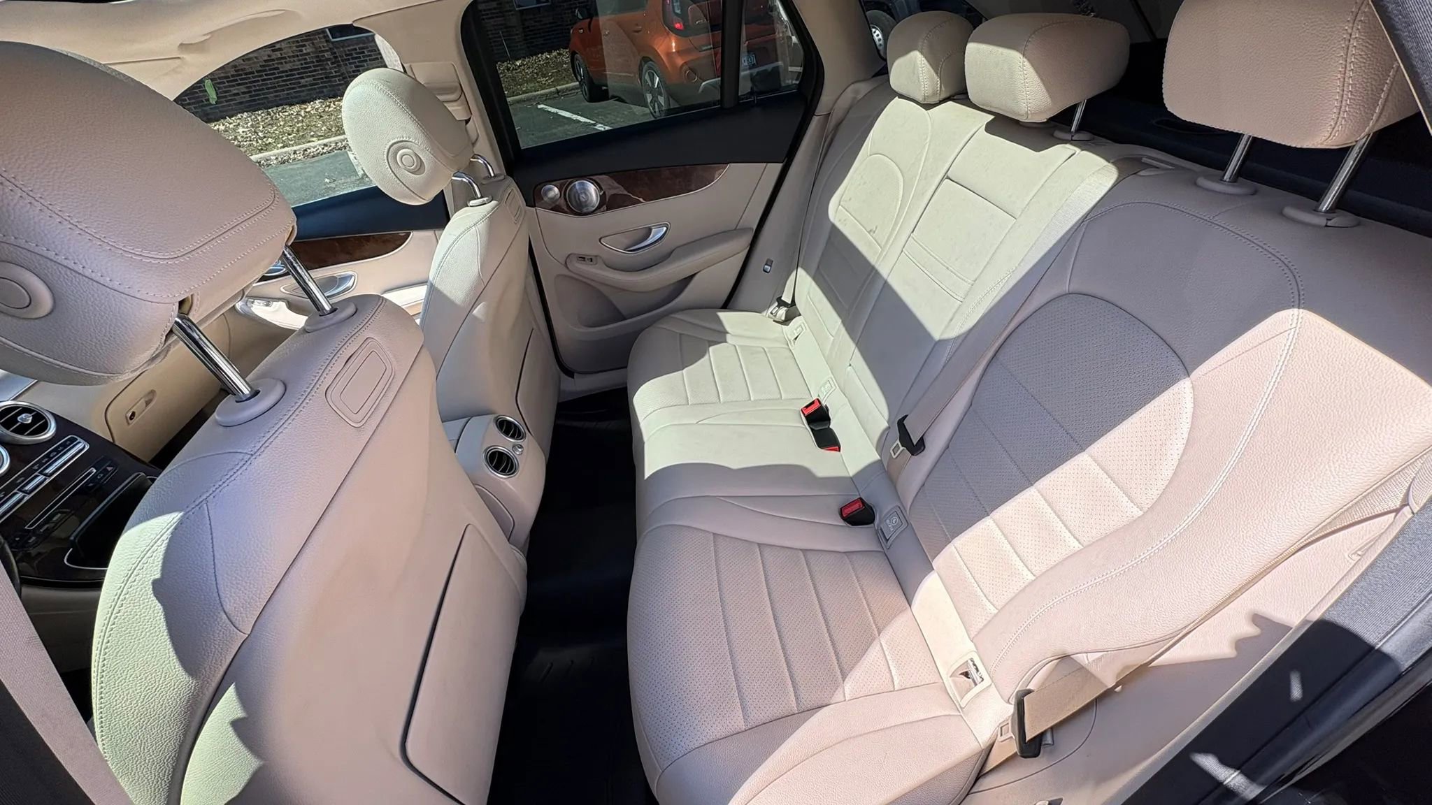 Used 2018 Mercedes-Benz GLC 300 4MATIC image 26