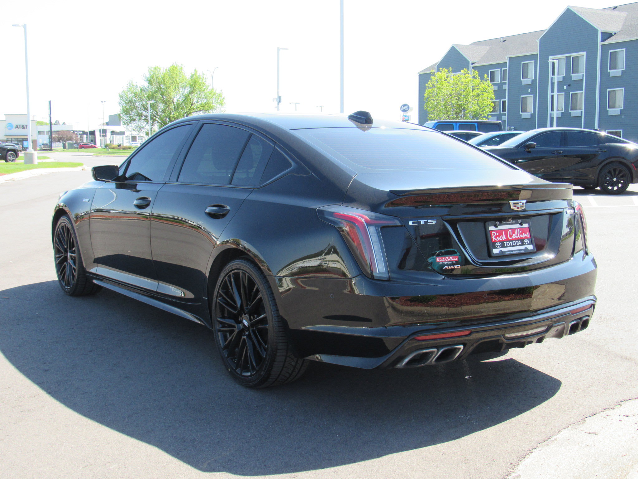 Used 2023 Cadillac CT5 V w/ Platinum Package AWD/4WD image 6