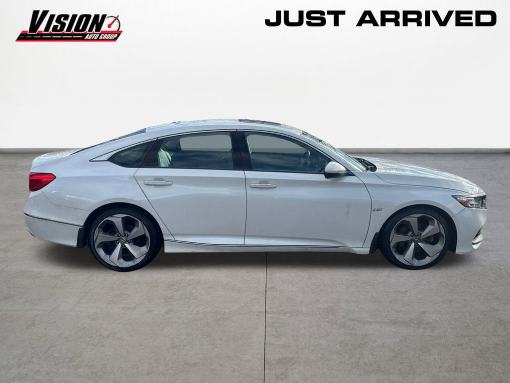 Used 2019 Honda Accord Touring image 4