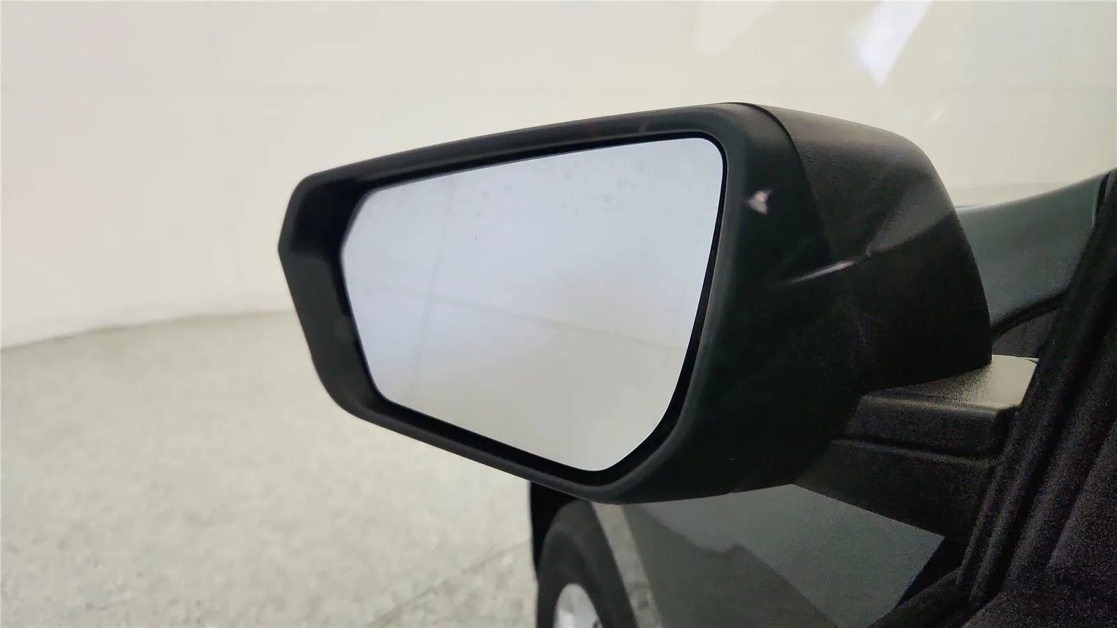 Used 2020 Chevrolet Equinox LS FWD image 23