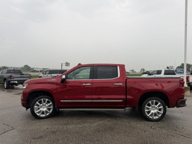 Used 2025 Chevrolet Silverado 1500 High Country AWD/4WD image 6