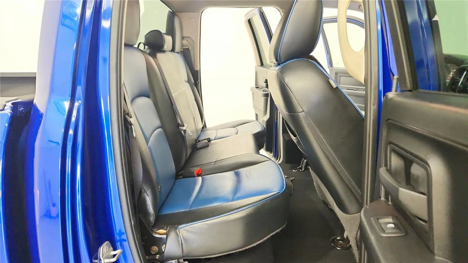 Used 2015 RAM 1500 Express AWD/4WD image 35