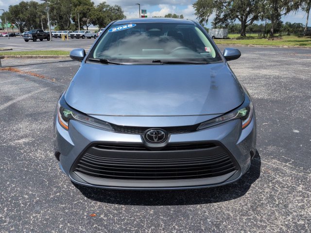 Used 2025 Toyota Corolla LE FWD image 3