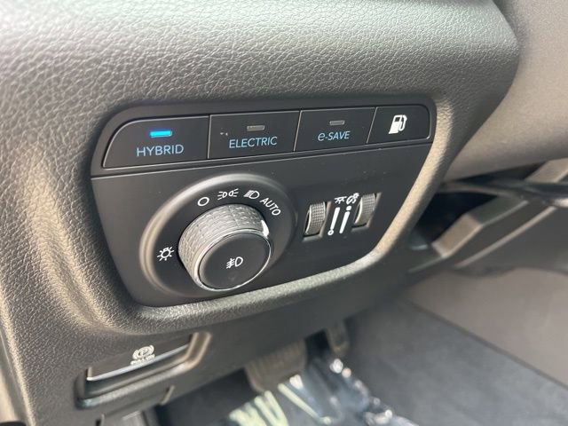 Used 2023 Jeep Grand Cherokee 4WD 4xe image 17