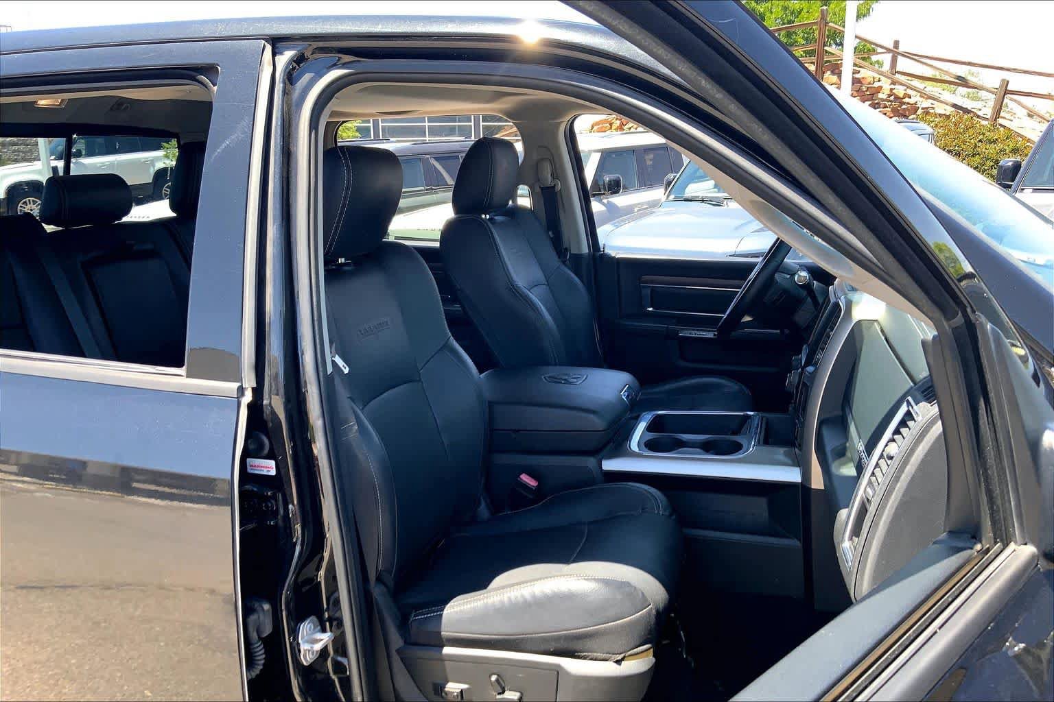 Used 2017 RAM 3500 Laramie AWD/4WD image 8