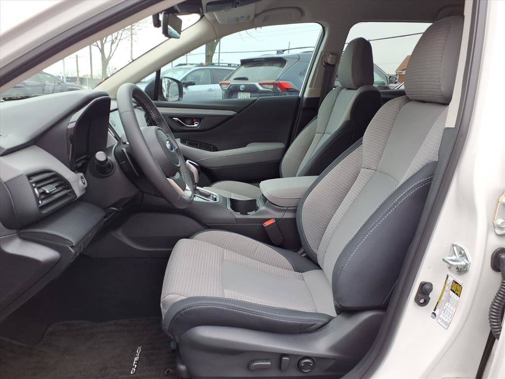 Used 2025 Subaru Outback Premium image 19