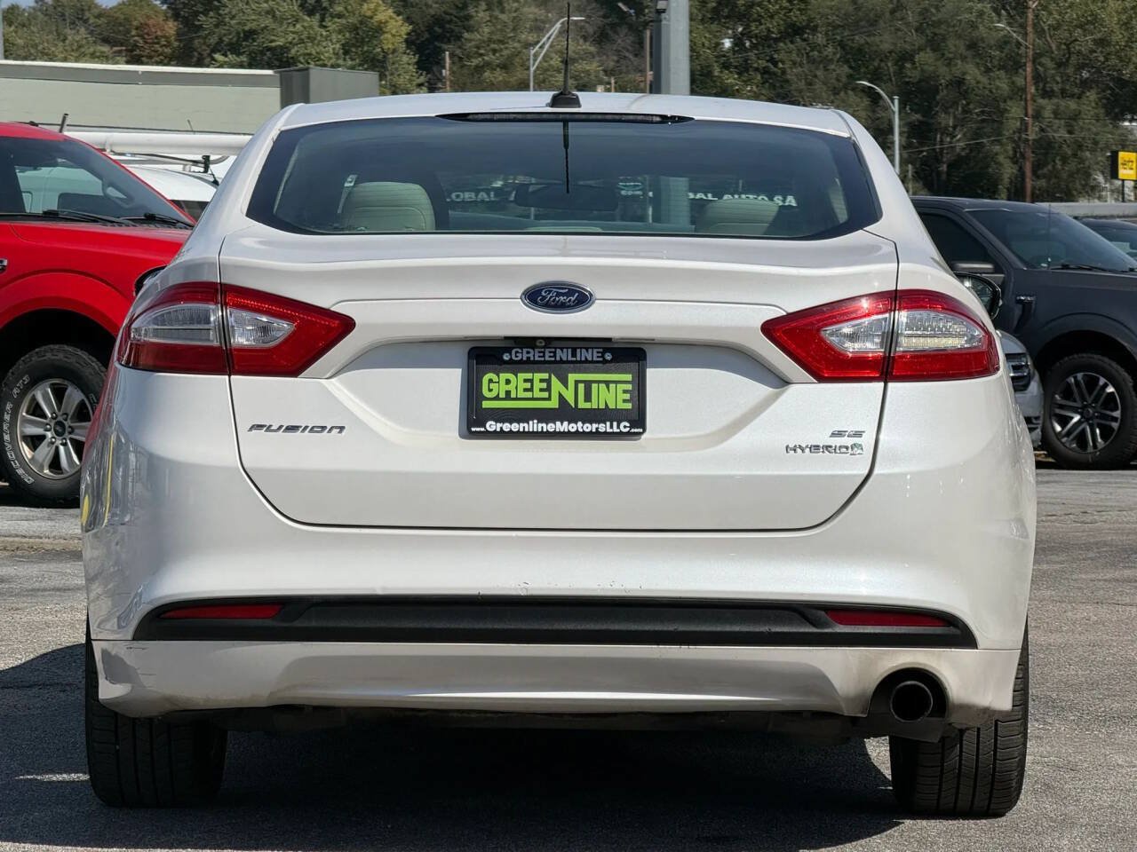 Used 2014 Ford Fusion SE FWD image 4