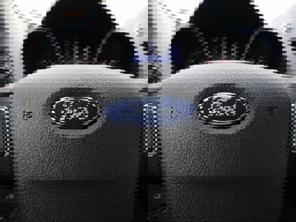 Used 2019 Ford Escape Titanium image 28