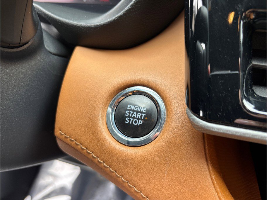 Used 2023 Toyota Highlander Platinum image 32