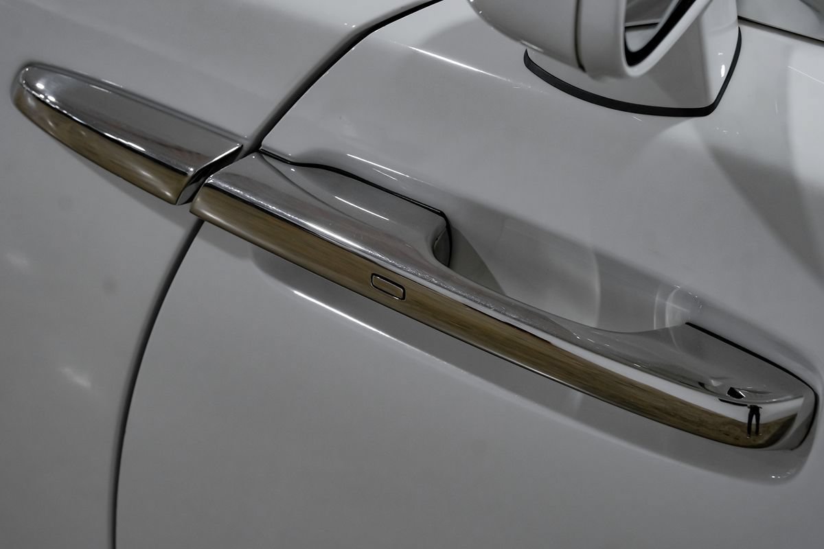 Used 2016 Rolls-Royce Wraith RWD image 29