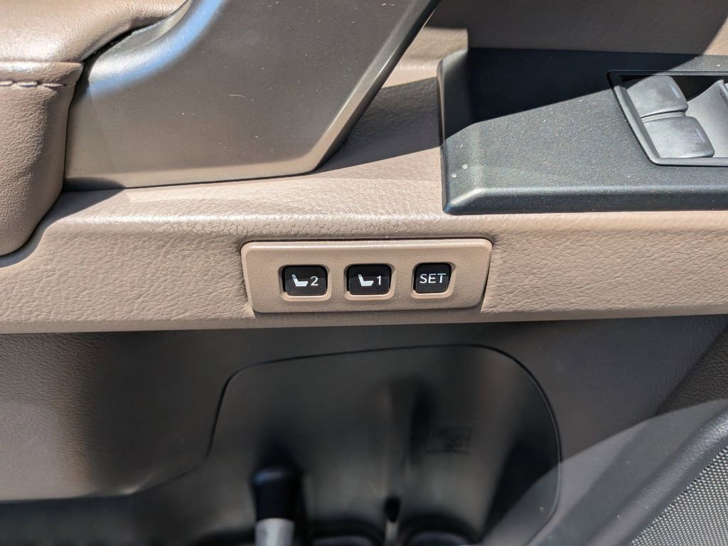 Used 2023 Lexus GX 460 Premium w/ Premium Package AWD/4WD image 18