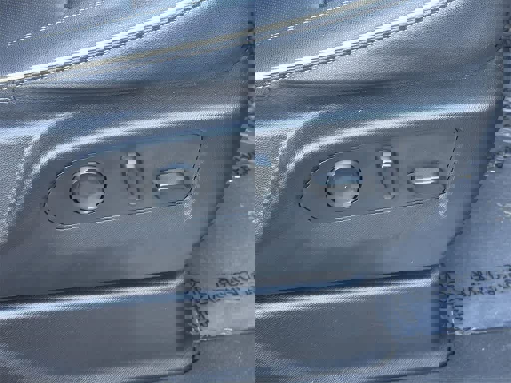 Used 2023 Chevrolet Suburban Premier image 43