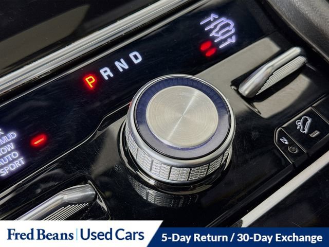 Used 2023 Jeep Grand Cherokee Overland w/ Luxury Tech Group IV AWD/4WD image 24