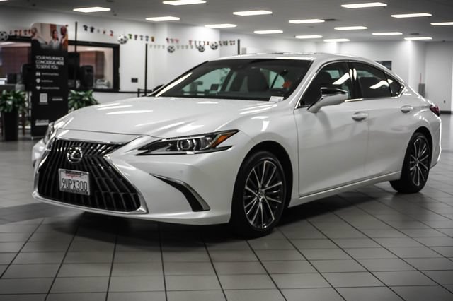Certified 2025 Lexus ES 350 w/ Premium Package FWD image 3