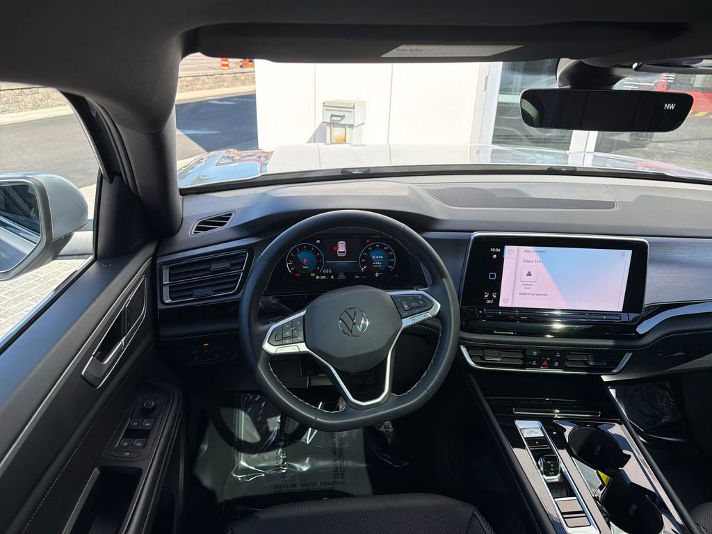 Certified 2024 Volkswagen Atlas Cross Sport SE w/ Panoramic Sunroof Package AWD/4WD image 16