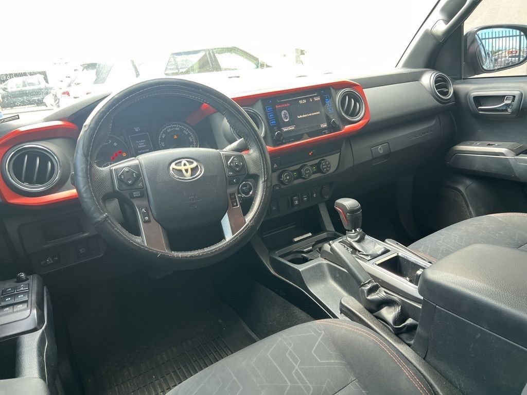 Used 2019 Toyota Tacoma TRD Off-Road AWD/4WD image 6