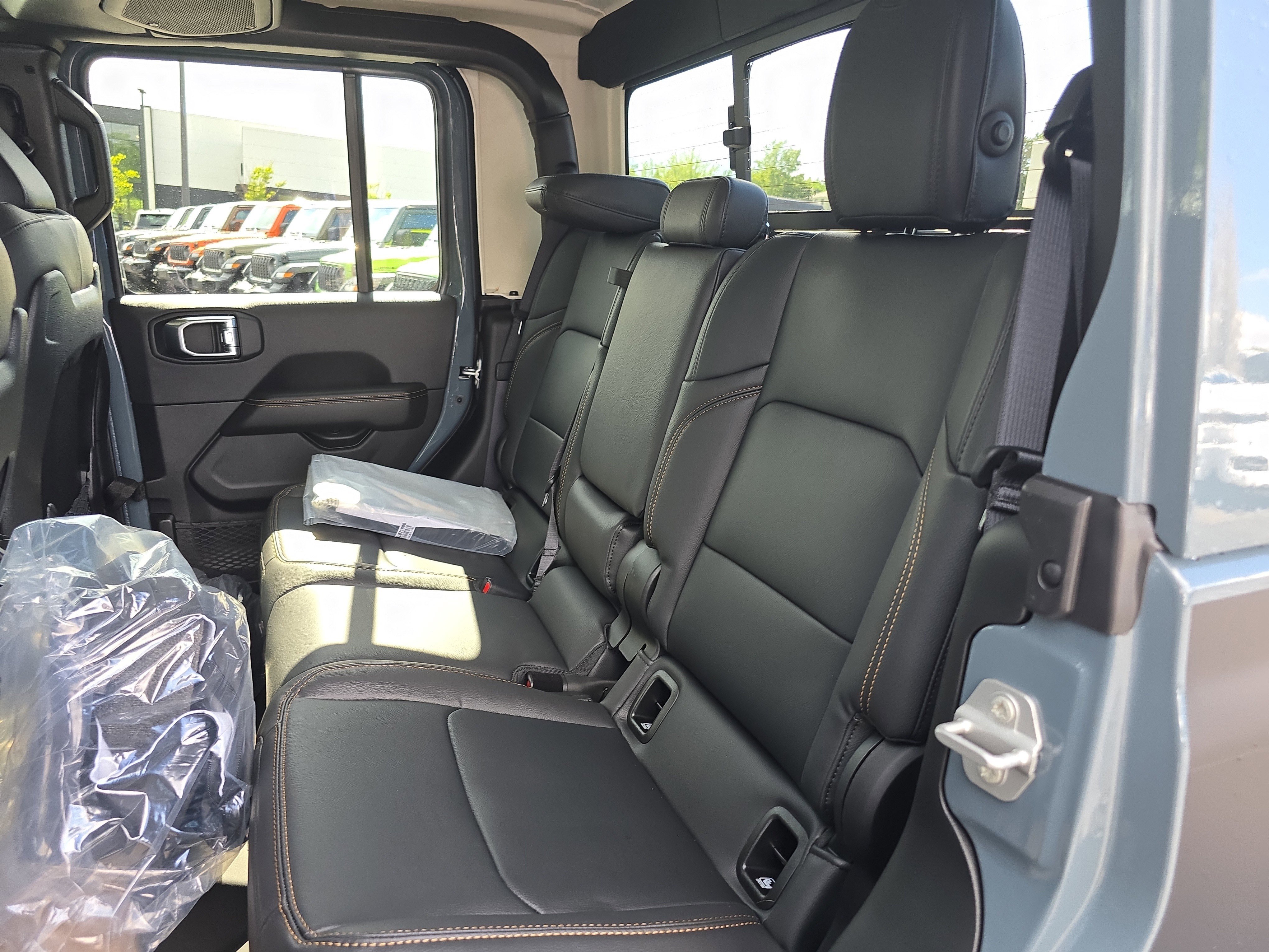 New 2025 Jeep Gladiator Sport w/ Premium Package image 12