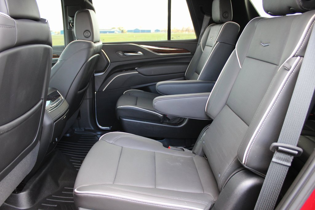 Used 2023 Cadillac Escalade Premium Luxury w/ Performance Package image 26