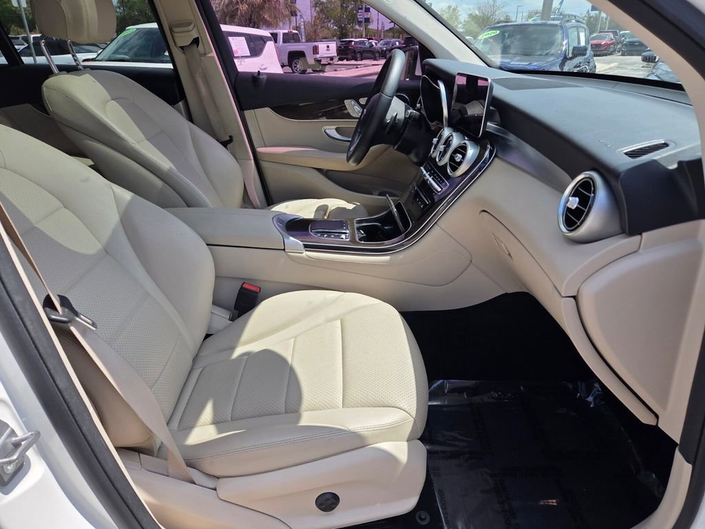 Used 2021 Mercedes-Benz GLC 300 image 16