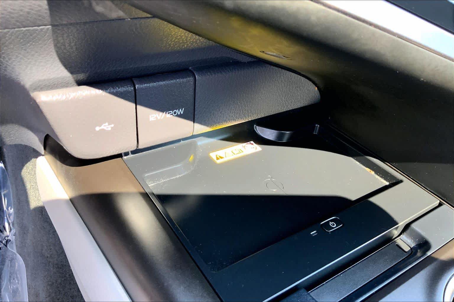 Used 2023 Toyota Camry XLE w/ Navigation Package FWD image 35
