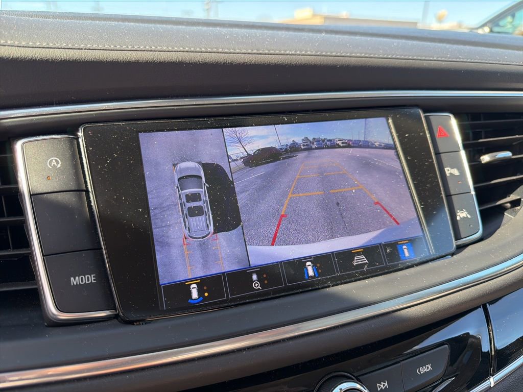 Used 2024 Buick Enclave Avenir w/ Avenir Technology Package image 26