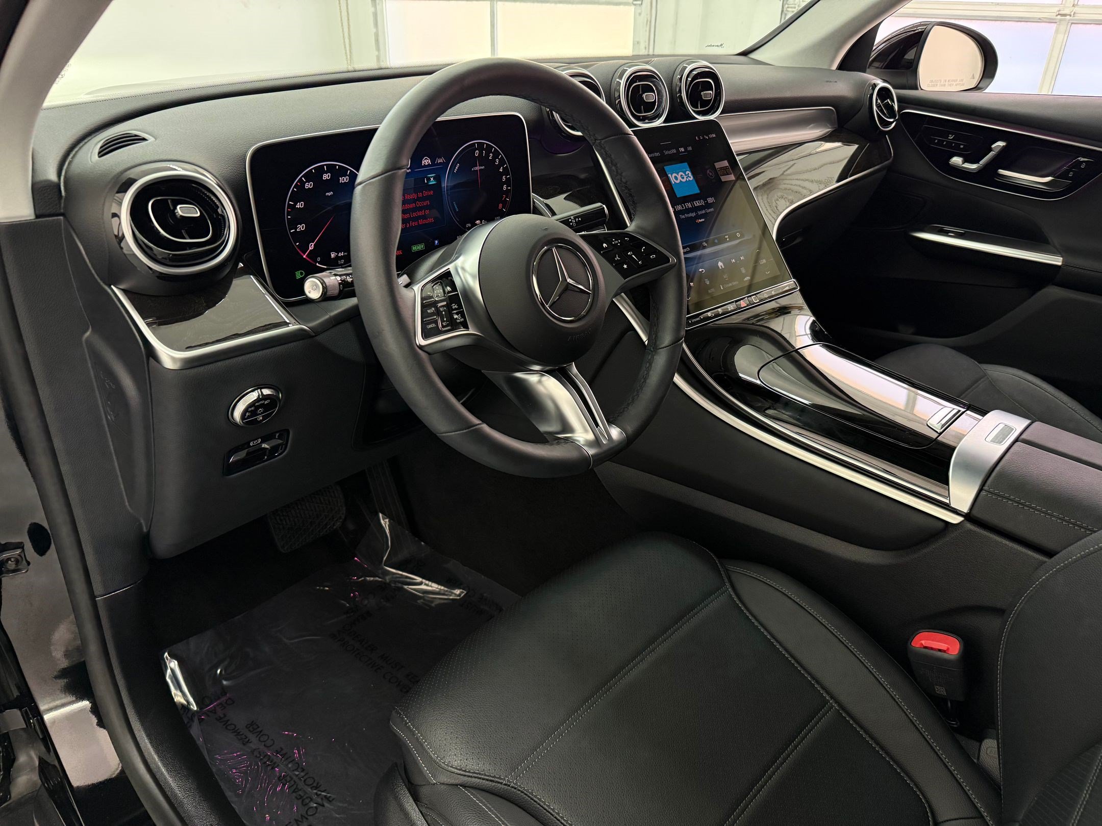 Certified 2025 Mercedes-Benz GLC 350e 4MATIC image 4