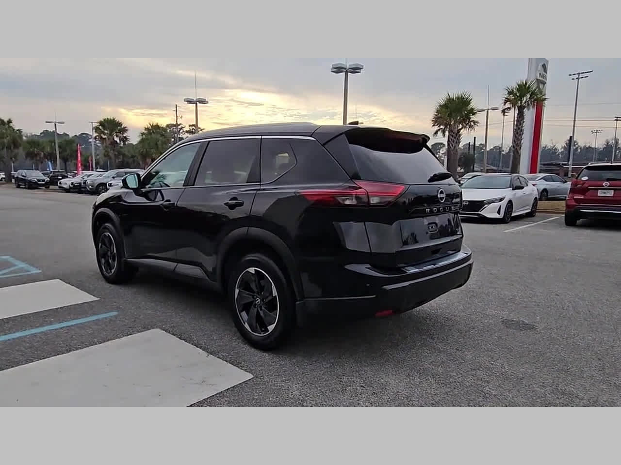 Used 2024 Nissan Rogue SV w/ SV Premium Package image 29