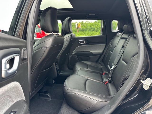 Used 2024 Jeep Compass Latitude w/ Sun and Sound Group AWD/4WD image 12