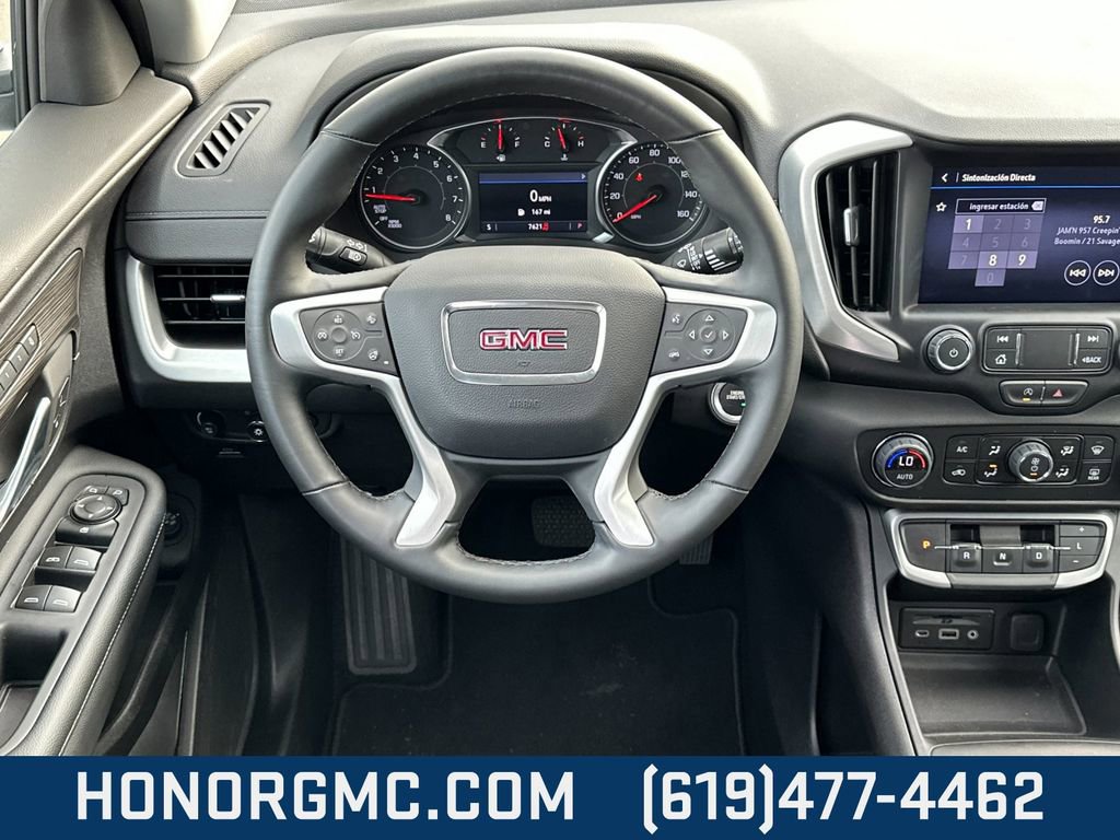 Used 2024 GMC Terrain SLT image 15