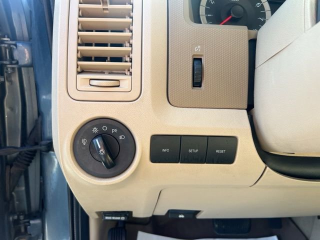 Used 2011 Ford Escape XLT w/ Canadian Winter Pkg image 15