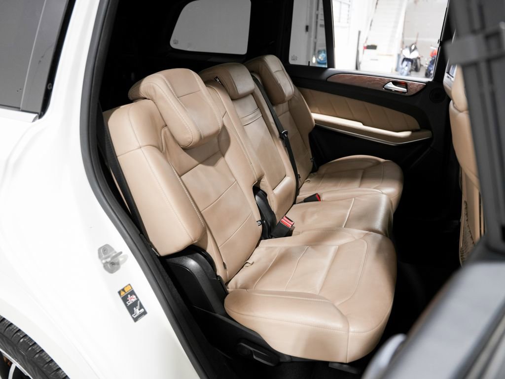 Used 2014 Mercedes-Benz GL 550 4MATIC image 31