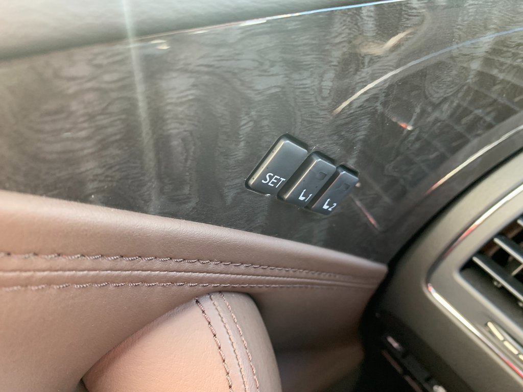 Used 2024 Nissan Armada Platinum w/ Captain's Chairs Package image 26