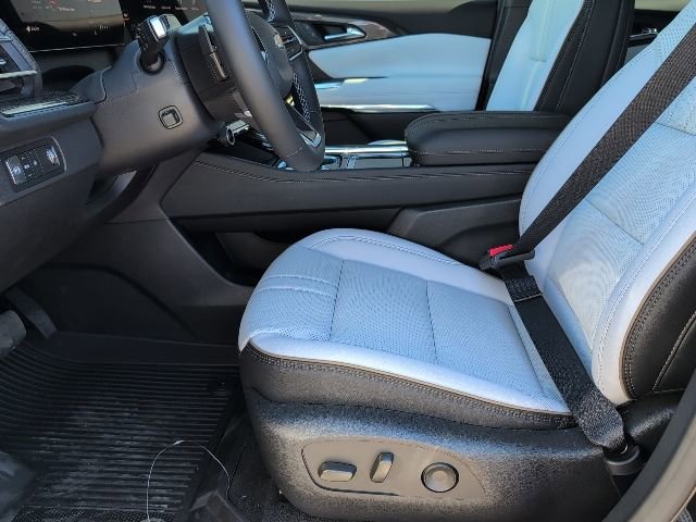 New 2026 Chevrolet Traverse High Country w/ LPO, Floor Liner Package image 13