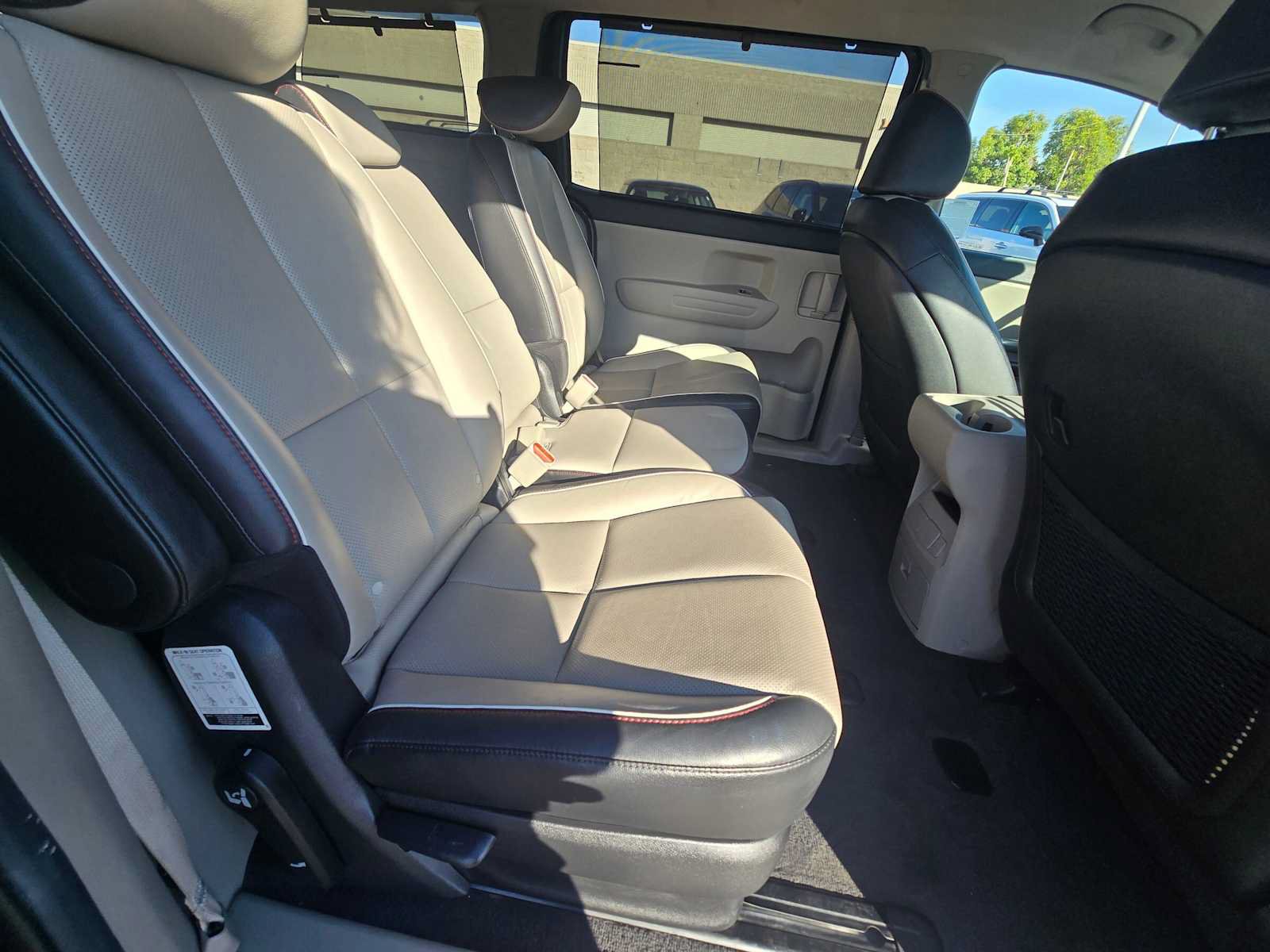 Used 2020 Kia Sedona EX FWD image 12