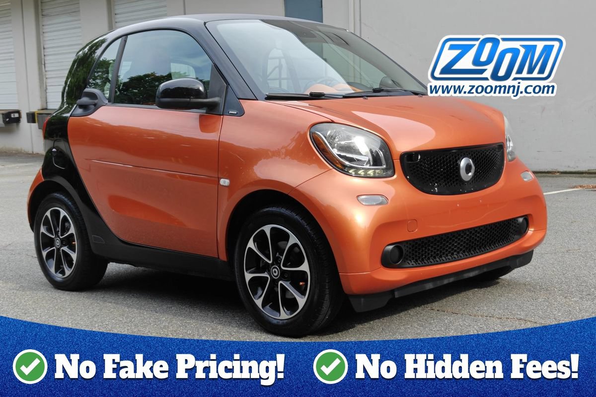 Used 2016 smart fortwo passion RWD image 1