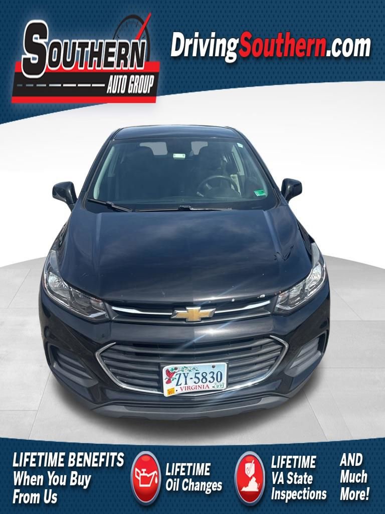 Used 2017 Chevrolet Trax LS image 1