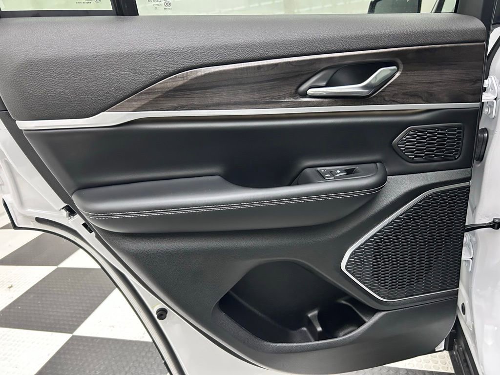 New 2026 Jeep Grand Cherokee Limited w/ Limited Altitude Package image 13