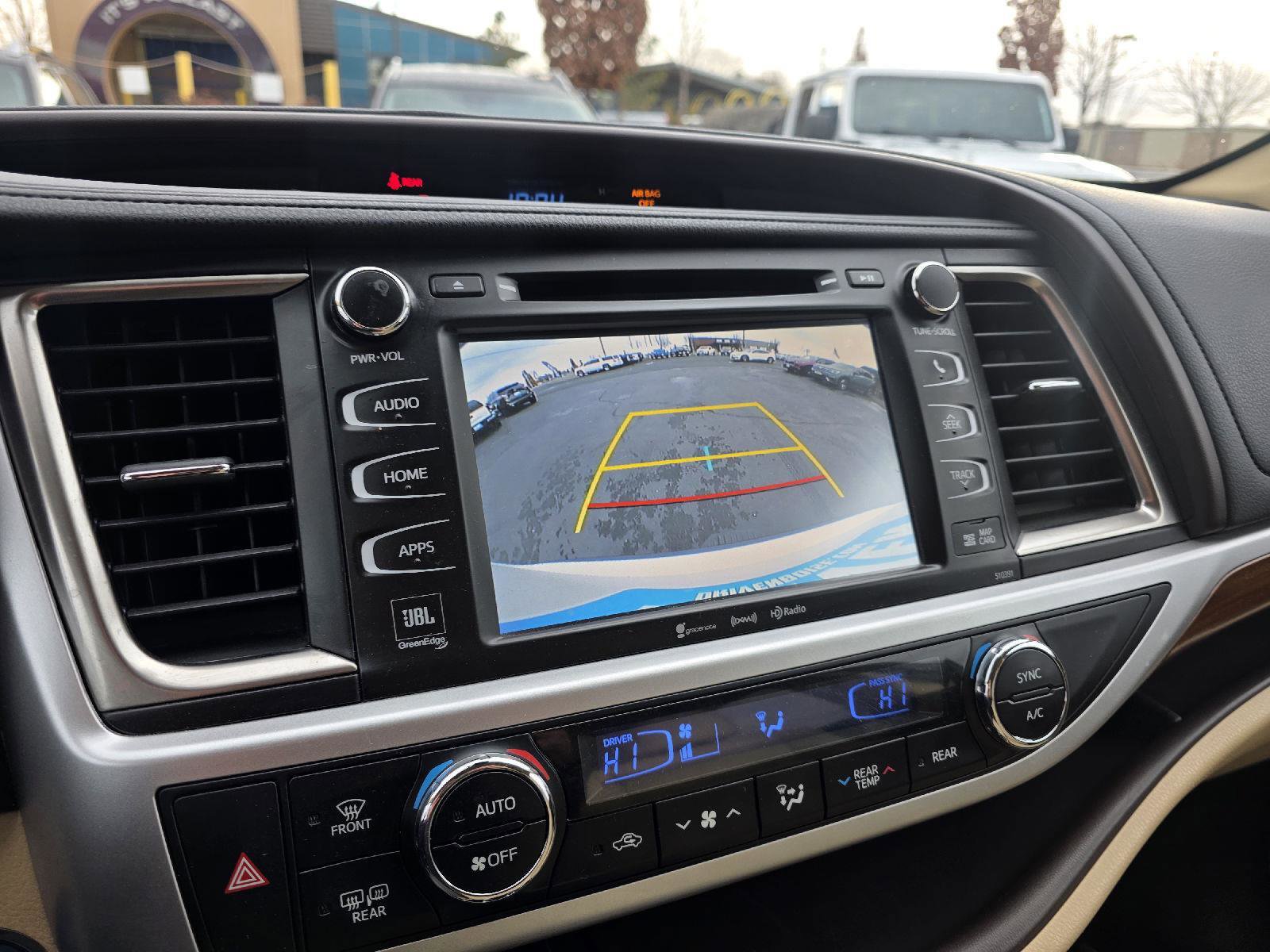 Used 2019 Toyota Highlander Limited image 21