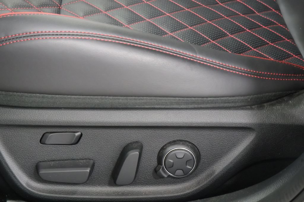 Used 2025 Genesis G70 3.3T Advanced w/ Sport Prestige Package AWD/4WD image 21