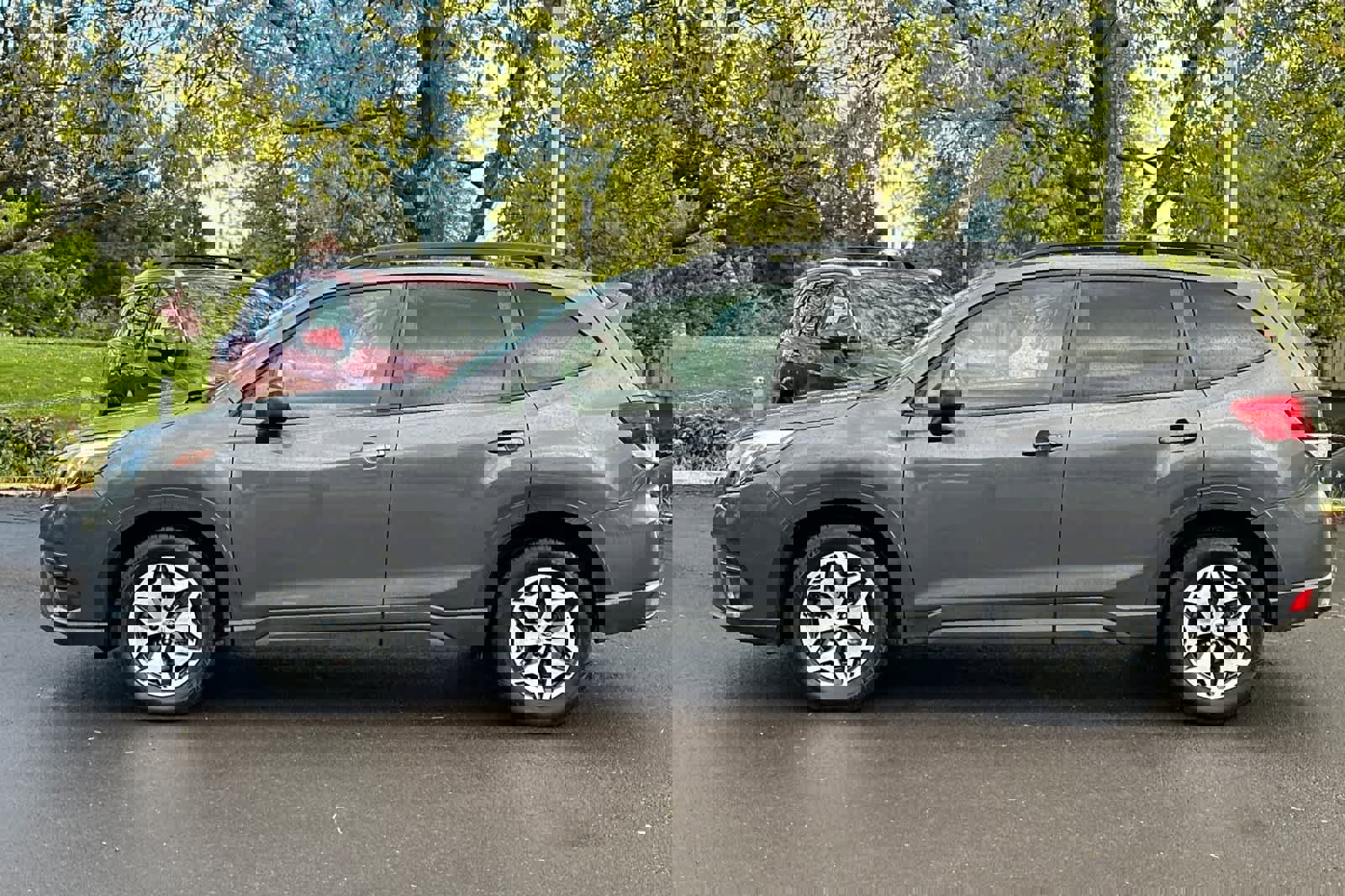 Used 2024 Subaru Forester Premium AWD/4WD image 5