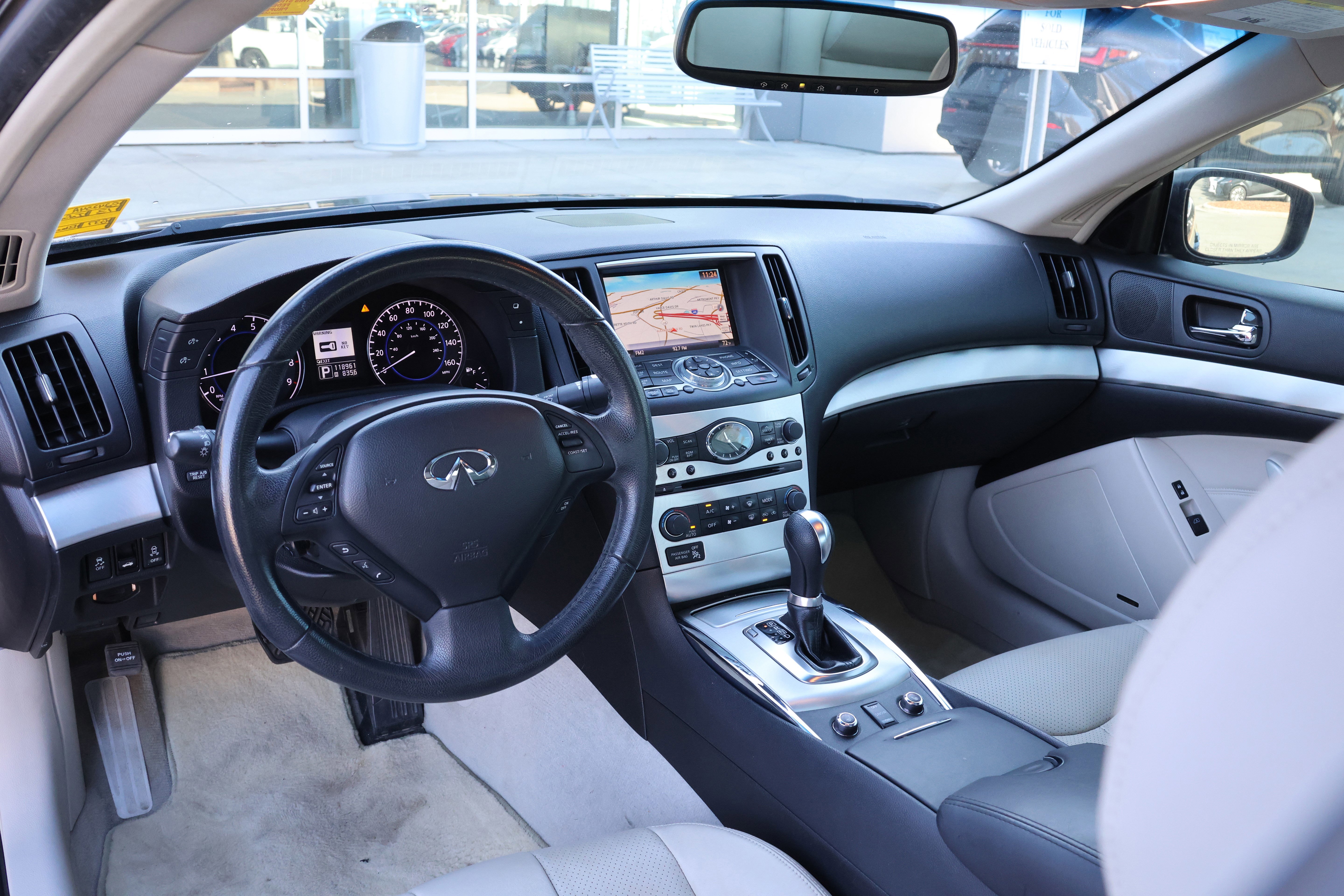 Used 2013 INFINITI G37 x w/ Premium Pkg image 16