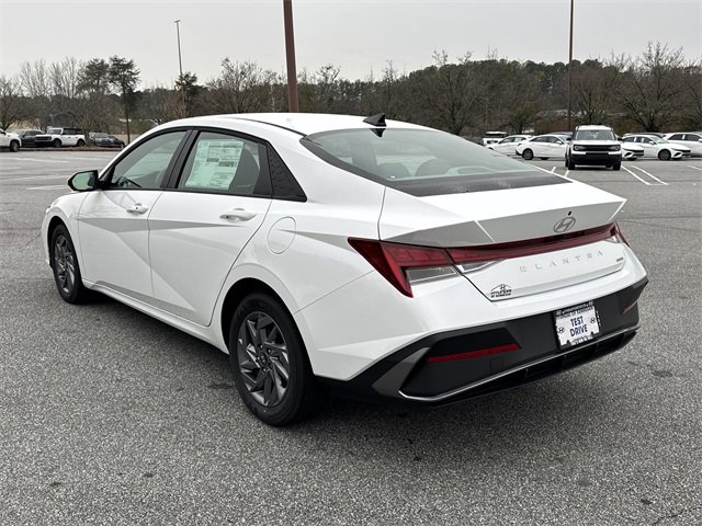 New 2026 Hyundai Elantra Blue image 5