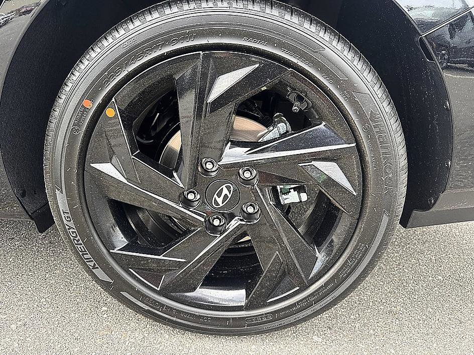 New 2026 Hyundai Elantra SEL Sport FWD image 5