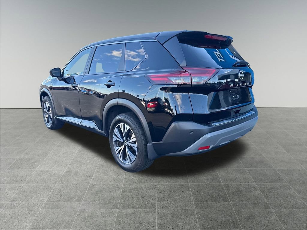 Used 2023 Nissan Rogue SV image 3